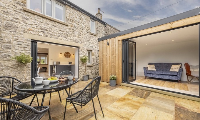 Taddington Cottage | Meadow View is a traditional stone cottage with a beautiful modern twist.