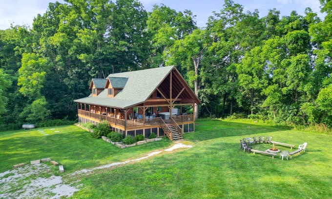 Logan Cabin | MeadowLark Lodge in the Hocking Hills