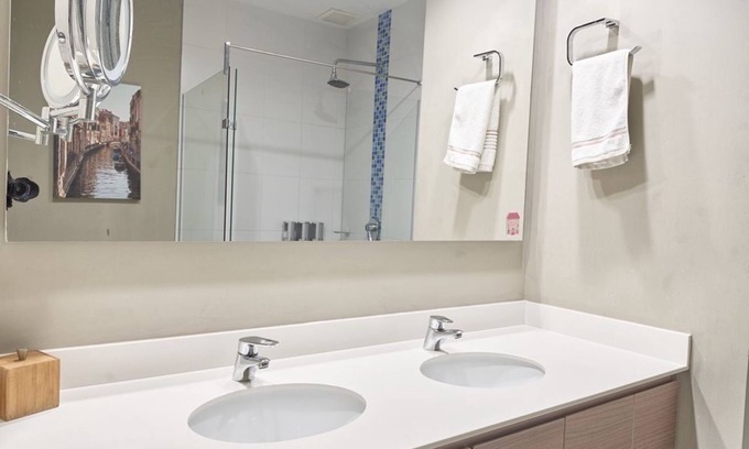 Buenos Aires Apartment | Medellín Skyline Luxury Perfect for Remote Work & Families