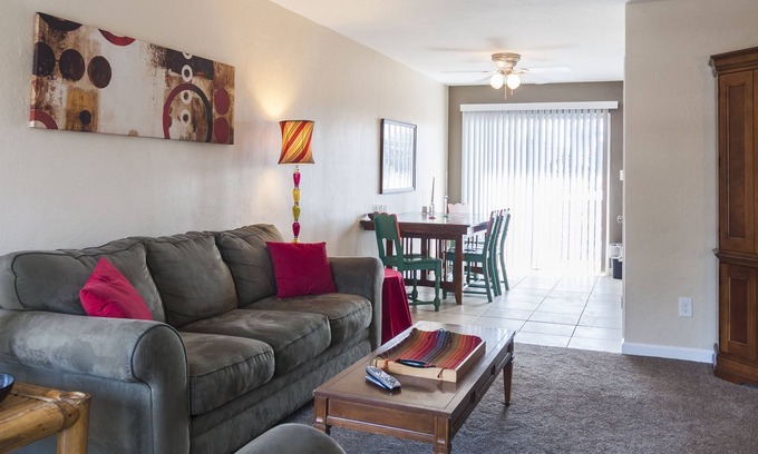 Visalia Apartment | Medical Travelers- Live blocks from the Medical Center!