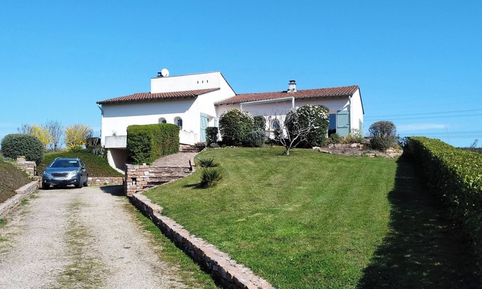 La Chapelle-de-Guinchay House | Mediterranean in Beaujolais