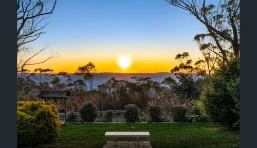 Katoomba House | Megalong Views