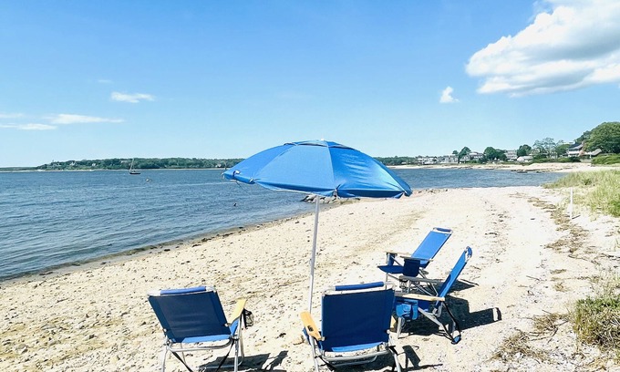 North Falmouth House | Megansett Beach Cottage