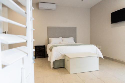 Shaka's Rock House | Megs Guesthouse