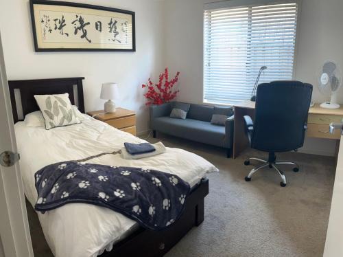 Point Cook House | Melbourne Lakes 2BR House