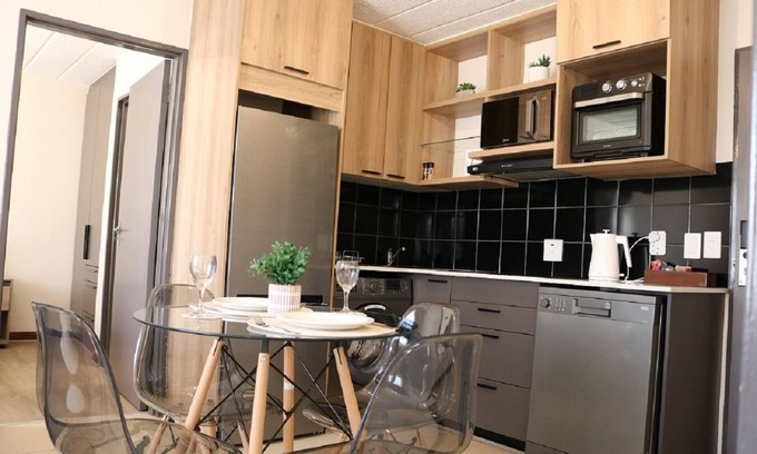Greater Johannesburg Metropolitan Area Apartment | Melrose Corner