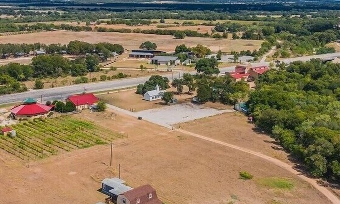 Fredericksburg Cabin | Mendelbaum - Plum Cabin - Hot Tub - Located in Wine Country