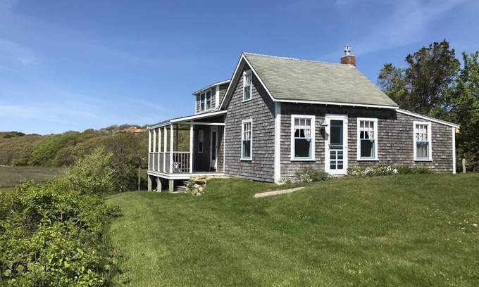 Chilmark House | Menemsha Village - Sunset House