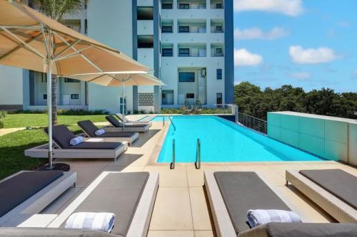 Pretoria Apartment | Menlyn apartment with ensuit Regency Hotel
