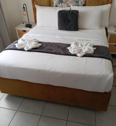 Menlyn Apartment | Menlyn Place City Vibes