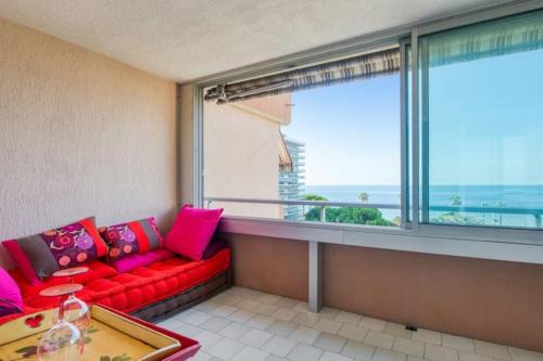 Cannes La Bocca Apartment | Mer et Plage YourHostHelper 2 étoiles