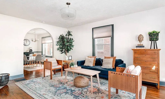 Meridian-Kessler House | Meridian Kessler/Broadripple Charmer! ~ oasis steps away from food/drink/shops