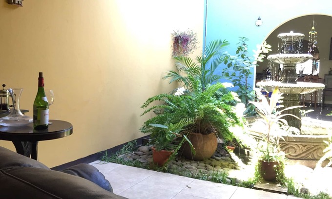Leon House | Merkatus House - A/C and Breakfast Included