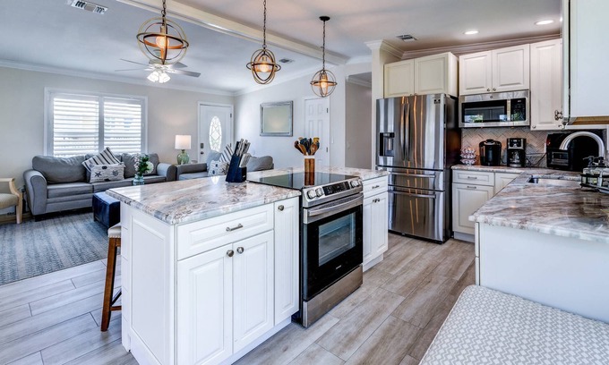 Big Coppitt Key House | Mermaid Hideaway: Charming 2BR Canal Front Home with Pool, Tiki, Dockage, and Dog-Friendly Amenities