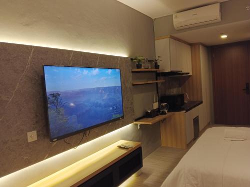 Lubuk Baja Apartment | MESA Thamrin City Apartments at Nagoya with Netflix & Pick Up Service