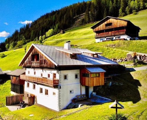 Heinfels Ski Chalet | MESH-Mittereggerschneiderhof