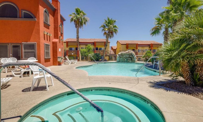 Mesquite Apartment | Mesquite Condo with Community Pool and Hot Tub!