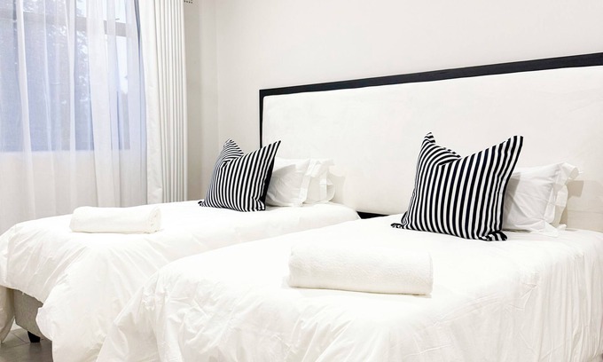 Victoria Falls Apartment | Messe Luxe Charming 2-bedroom apartment with WiFi, AC in amazing Victoria Falls