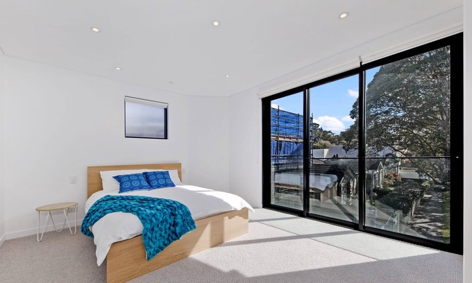 Double Bay House | MetaWise|Luxury Haven 4 Bed in Central Double Bay