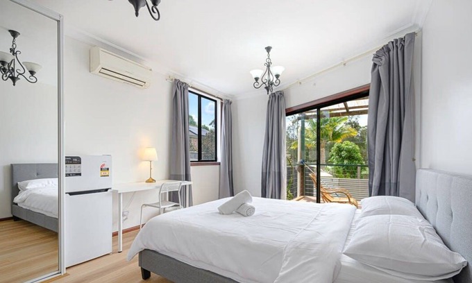 Parramatta Condo | MetaWise Parramatta Cozy Room w Private Bathroom