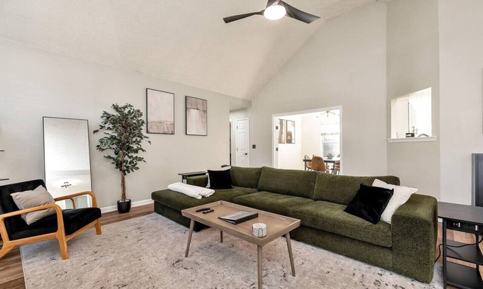 Lawrenceville Apartment | Metro Atlanta Getaway