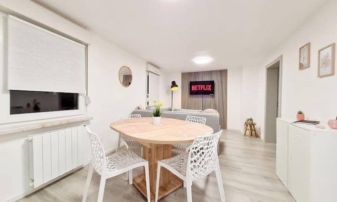 Haguenau Apartment | Meublé Flora pour voyageur pro - Centre, calme - Wi-Fi