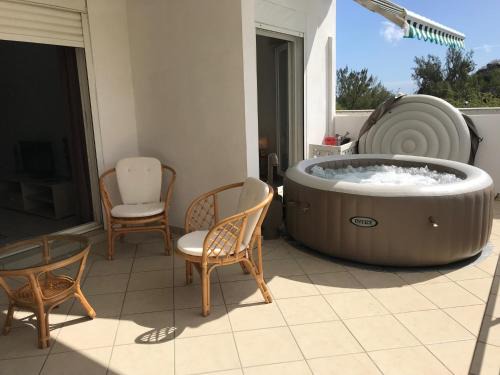 Caphomard Apartment | Meublé Homard avec jacuzzi et vue mer
