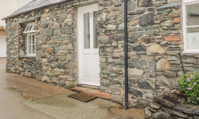 Braithwaite Cottage | MEWS STUDIO COTTAGE 7, pet friendly, with a garden in Braithwaite