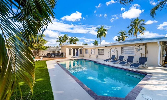 Lauderdale-by-the-Sea House | "MIA Ocean"4 Bed Home 5 Min To Beach