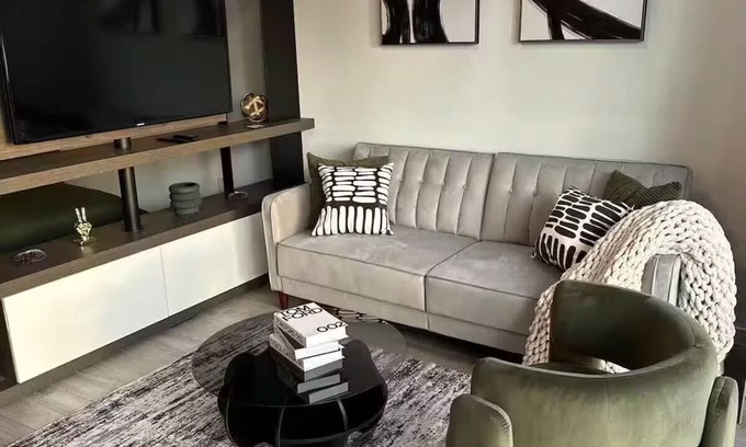 Downtown Miami Apartment | Miami High Rise Brickell + Bayside +Vibes