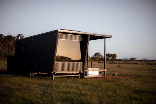 Merivale Apartment | Michael the Tiny Cabin in Esperance