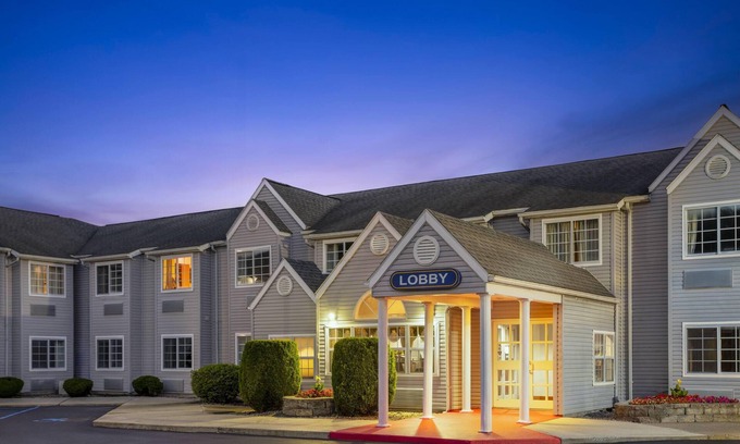 Latham Hotel | Microtel Inn by Wyndham Albany Airport