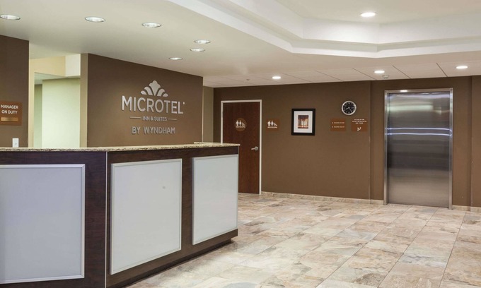 Wheeler Ridge Hotel | Microtel Inn & Suites by Wyndham Wheeler Ridge
