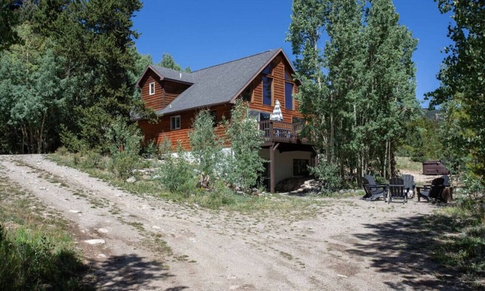 Alma Apartment | Mid-Century Escape: Hot Tub, Game Room, Pets Ok!