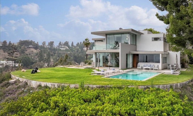 Beverly Hills House | Mid Century Gem with 180 Degree LA Views