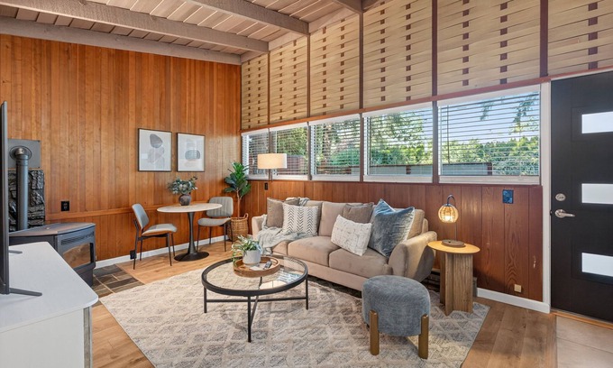 West Haven-Sylvan House | Mid-Century Hideaway, Near Forest Park