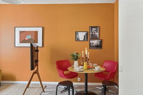 Punavuori Apartment | Mid Century Jugend Walkable Area Tram Bus 200m