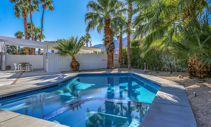 Racquet Club Estates House | Mid Century Magic. Palm Springs! Pool, Spa, panoramic view!