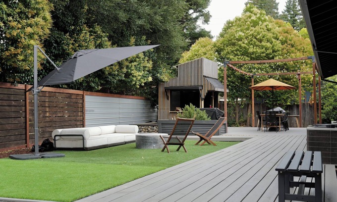Napa House | Mid Century Modern Retreat in Napa with 4 Bedrooms and Spacious Backyard