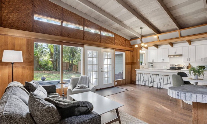 West Haven-Sylvan House | Mid-Century Nest, Near Forest Park