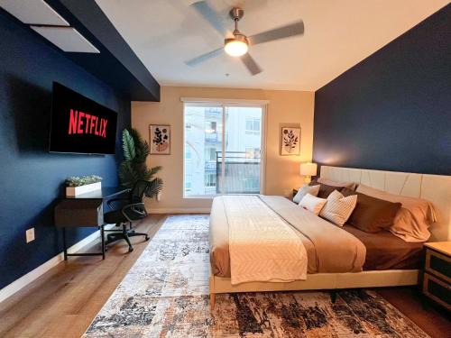 Mid-Wilshire Apartment | Mid Century With Pool GYM and Parking 10min to Cedars