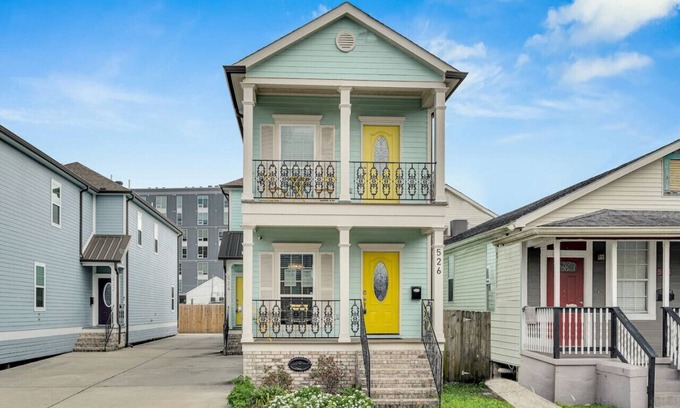 Tulane - Gravier Apartment | Mid-City w/Balcony - Near Superdome & Streetcars