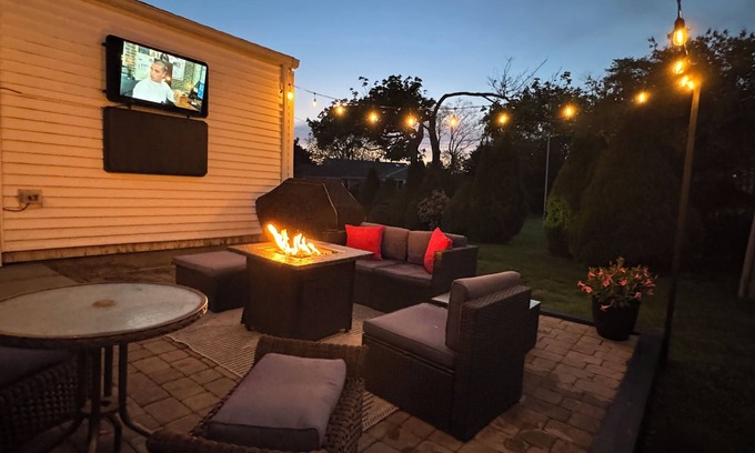 Middletown House | Mid-Island Retreat: Home close to Newportnn
