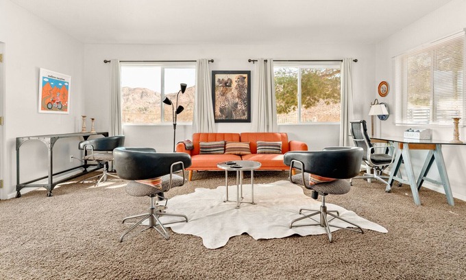 Morongo Valley House | Mid-mod ranchette privately located 20 mins from Palm Springs and 30 mins from JT