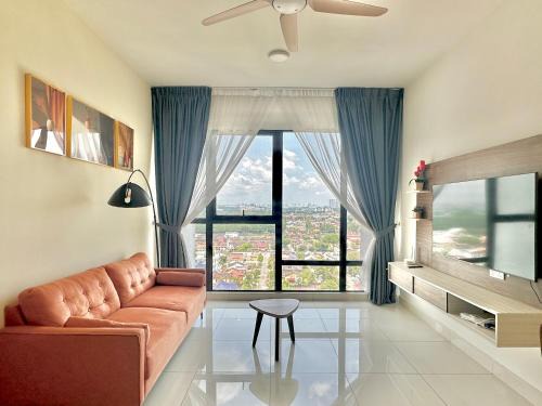 Central District Apartment | Mid Vally Southkey JB, 2BR, WIFI, 7 mins to CIQ , 5-7pax