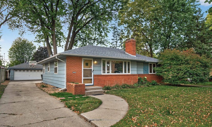 Richfield House | Midcentury Modern Home with Cinema Room