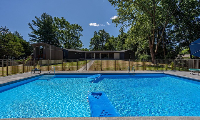 Redding Ridge House | MidCenturyMod spectacularly Renovated 1 LEVEL living paradise +EV charger