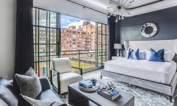 Old Fourth Ward Apartment | Midnight Abode by Atlanta Luxury Rentals