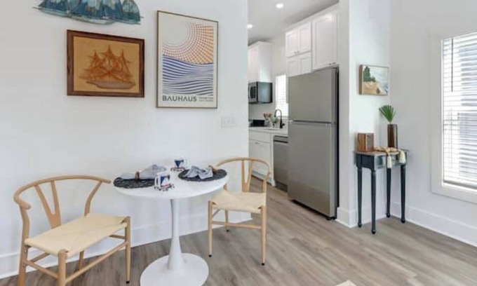 Thunderbolt Cottage | MidShipTury Cottage - 5 minutes to Sav / 10 to TYB