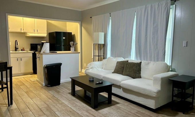 Columbus House | + Midtown + 1 bed, 1 bath +